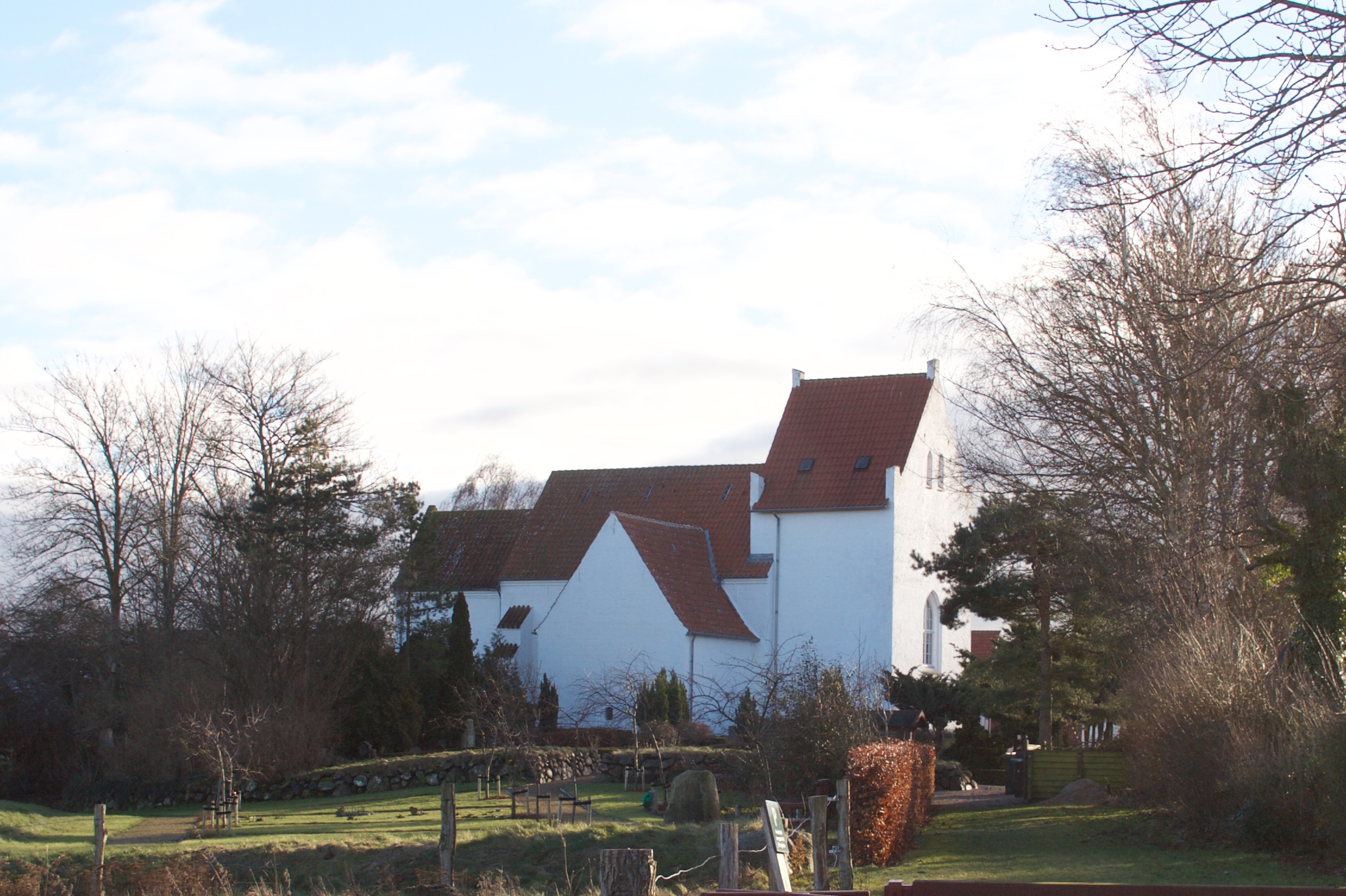 Gevninge Kirke set fra nord med sakristiet midtfor